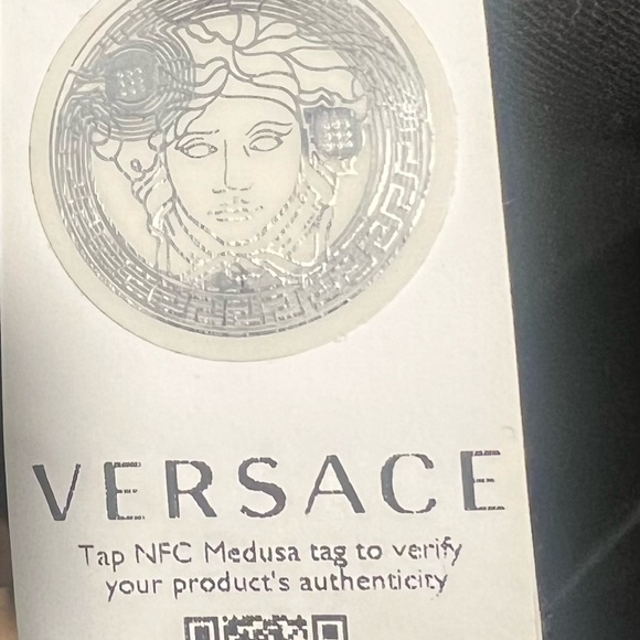 Versace crew neck shirt with Medusa emblem - Picture 4 of 4